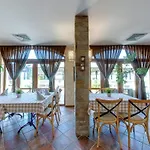Mistral 4*