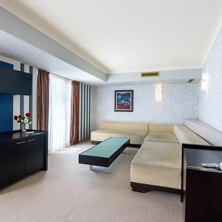 Mistral Hotel 4*