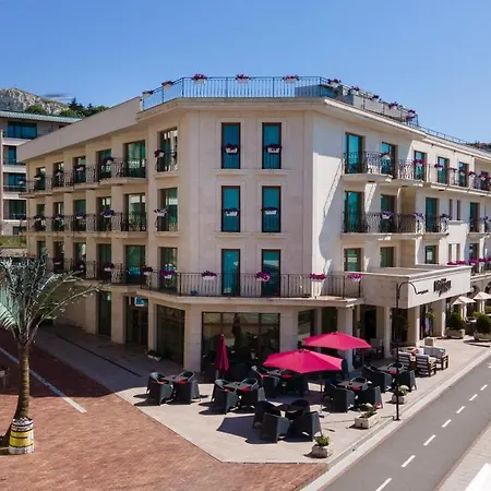 Mistral Hotel