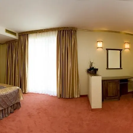 فندق Mistral 4*
