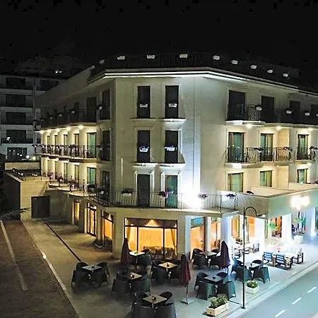 فندق Mistral بالشيك